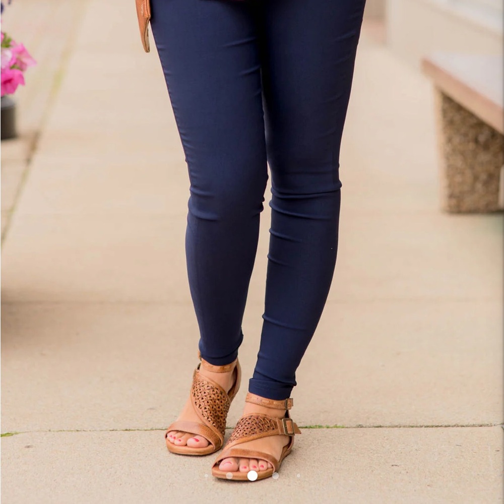 NWOT Betsey’s Boutique Navy Jeggings